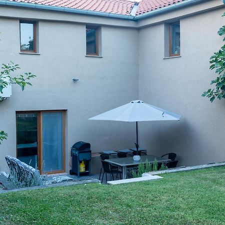 205 Dekani Exterior foto
